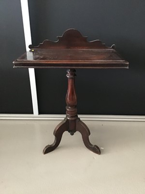 Lot 15 - Mahogany side table on turned column with...
