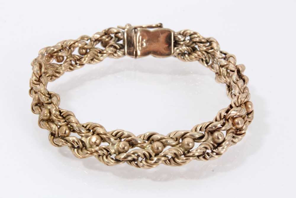 Lot 466 - 9ct gold bracelet