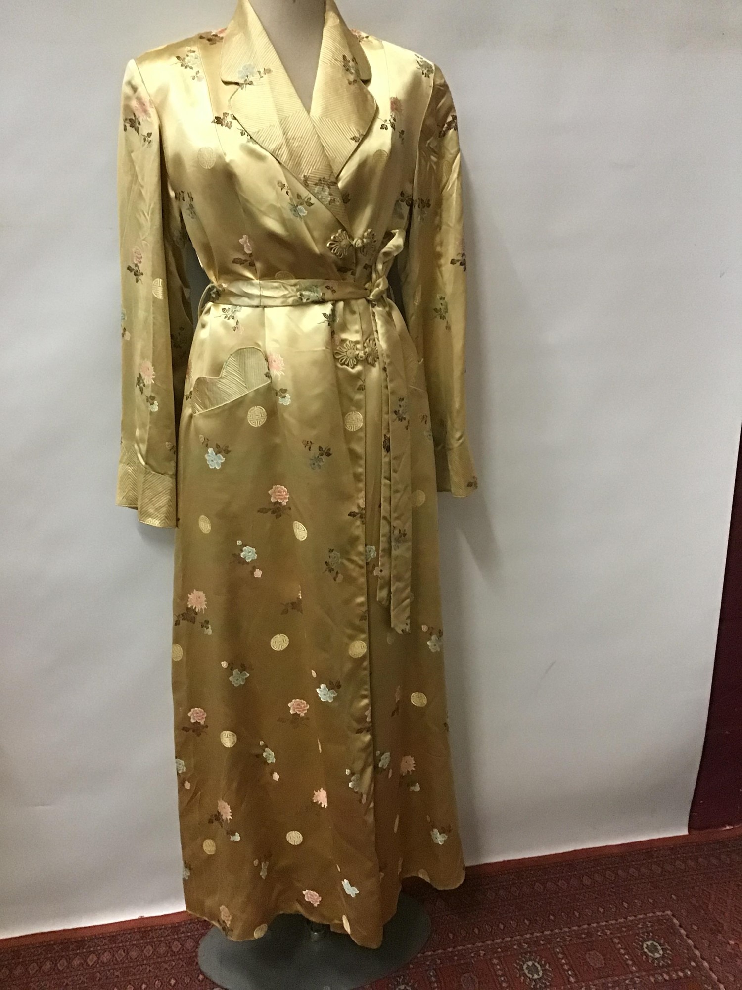 Vintage Chinese Silk Brocade Robe~1950s Chinese Silk Jacket~1950s Silk Brocade Robe