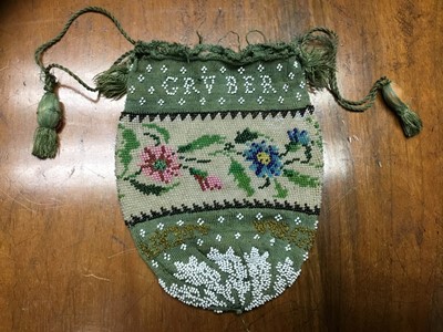 Lot 328 - Victorian beadwork purse