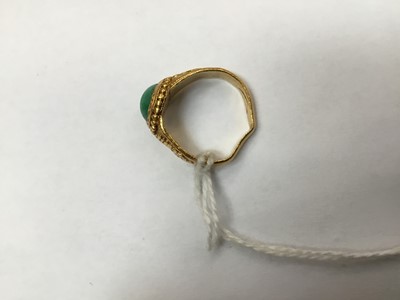 Lot 446 - Chinese 24k gold and jade ring