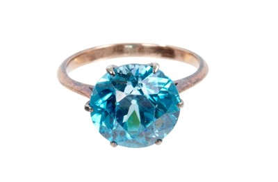 Lot 470 - Blue zircon dress ring