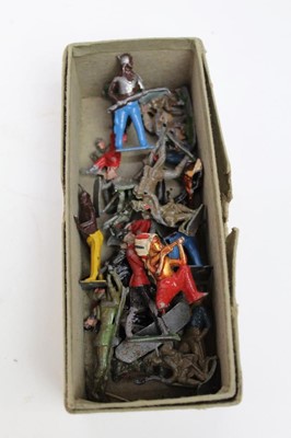 Lot 1469 - Railway Mettoy tin plate train in box together with lead soldiers