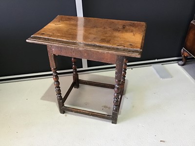 Lot 116 - Oak side table single drawer below on turned legs