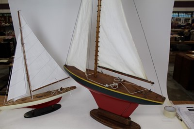 Lot 2100 - Two model yachts