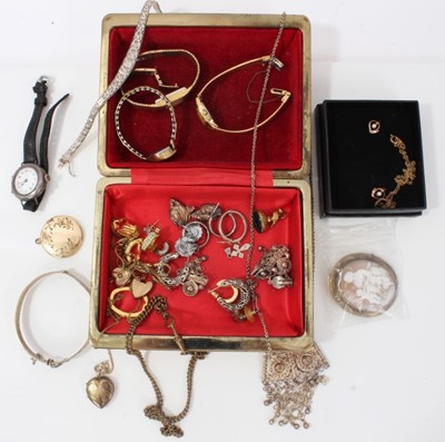 Lot 160 - Group vintage jewellery