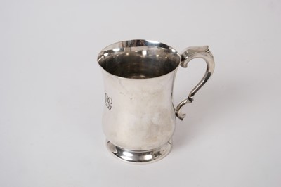 Lot 201 - Good Quality Contemporary Silver Christening tankard of baluster form, with scroll handle and engraved initials, (Sheffield 1962), Maker, Viner's Ltd, 12oz, 11.5cm in overall height