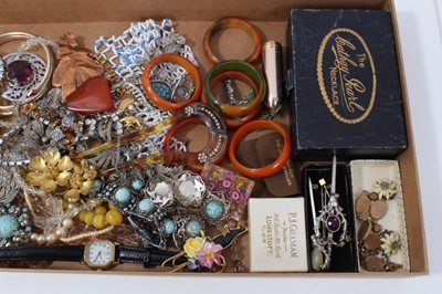 Lot 40 - Group vintage costume jewellery and bijouterie