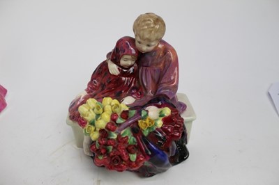 Lot 908 - Royal Doulton figure group - Flower Sellers Children HN1342