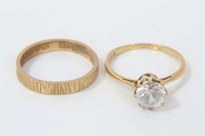 Lot 118 - 18ct gold white synthetic single stone ring and 18ct gold wedding ring