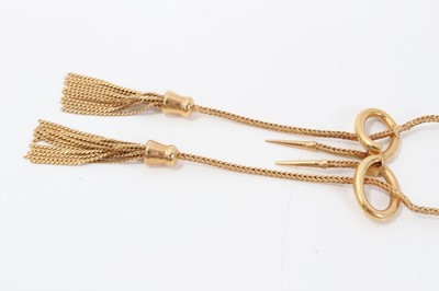 Lot 120 - 9ct gold necklace with loop and tassel decoration