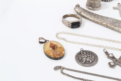 Lot 126 - Group silver and white metal jewellery