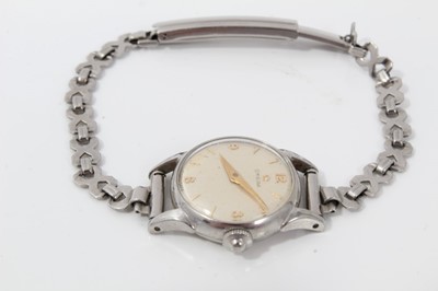 Lot 140 - 1950s ladies Omega stainless steel wristwatch
