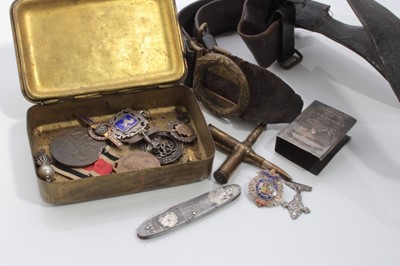 Lot 589 - First World War Princess Mary Gift Tin, containing a group of military badges, medal ribbon and sundry Militaria