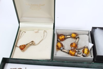 Lot 164 - Group silver mounted amber jewellery