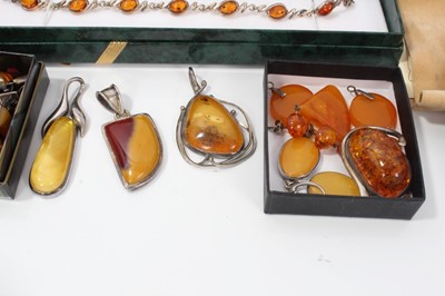 Lot 164 - Group silver mounted amber jewellery