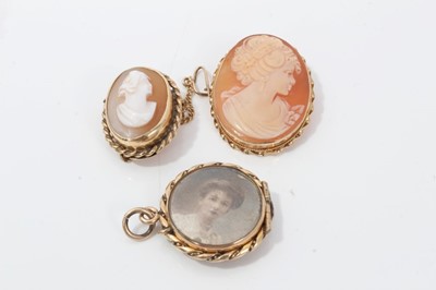 Lot 174 - Two 9ct gold mounted cameo brooches and a Victorian glazed locket