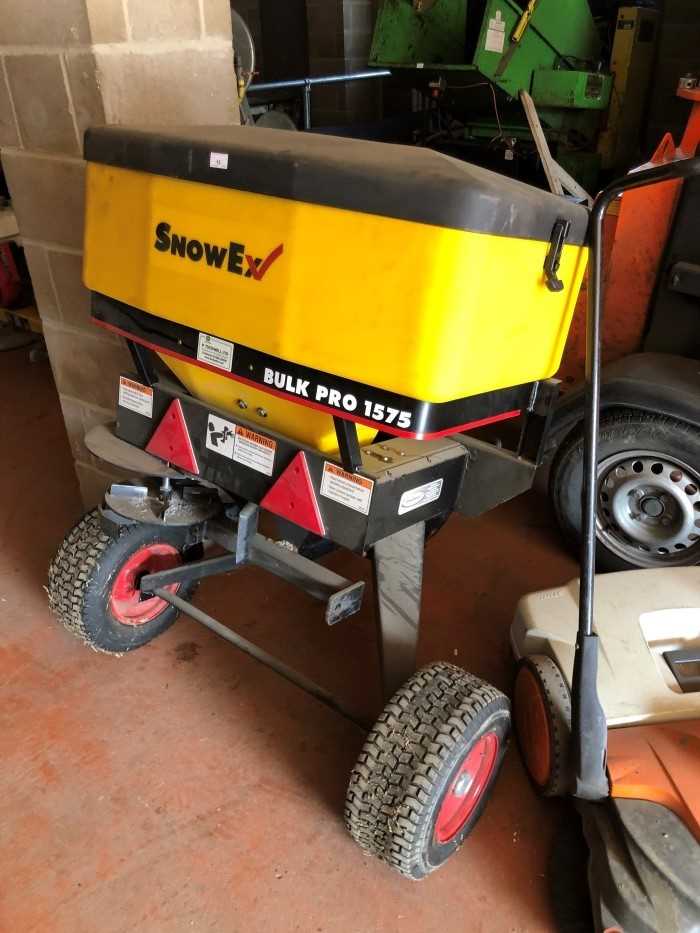 Lot 15 - SnowEx Bulk Pro 1575 trailed salt spreader