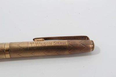 Lot 194 - 9ct gold propelling pencil