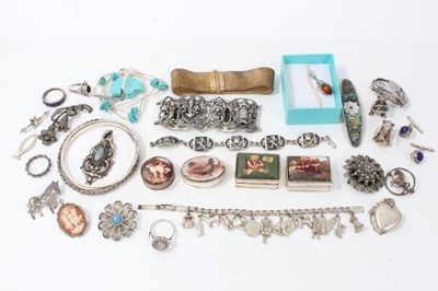 Lot 195 - Four silver pill boxes, two miniature silver teddy bears and group silver and white metal jewellery