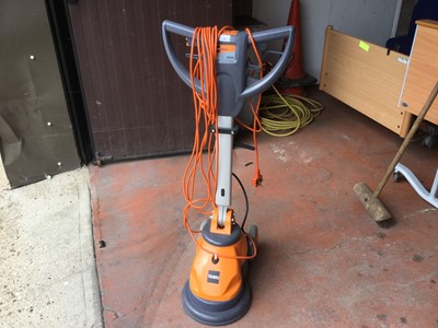 Lot 35 - Taski ergodisc mini floor machine, suitable for Wet Scrubbing - Stripping - Buffering - Spray Cleaning - Wet Shampooing