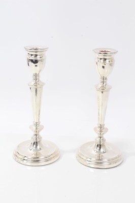 Lot 213 - Pair of Contemporary silver candlesticks (Birmingham 1973) maker, Mappin & Webb, 21cm in height