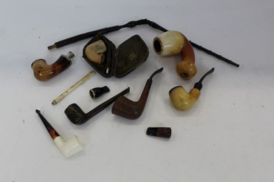 Lot 2124 - Selection of pipes, including Meerschaum