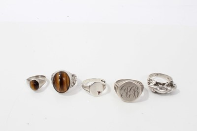 Lot 258 - Five silver rings