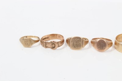 Lot 288 - Eight 9ct gold rings