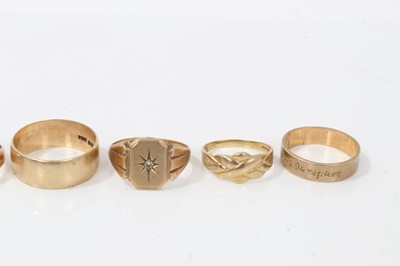 Lot 288 - Eight 9ct gold rings