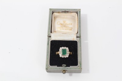 Lot 295 - 18ct gold emerald and diamond ring