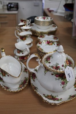 Lot 844 - Royal Albert Old Country Roses tea and dinner service - 42 pieces