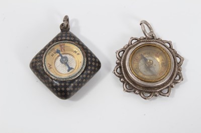 Lot 685 - Early 20th silver and niello compass