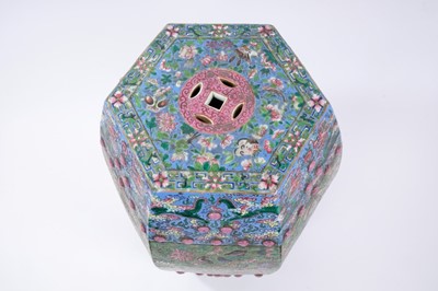 Lot 96 - Late 19th/early 20th century Chinese porcelain garden seat