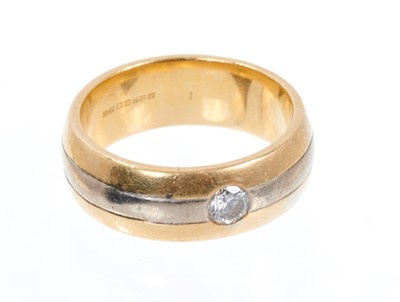 Lot 434 - Gentlemen's 18ct white and yellow gold band ring with a round brilliant cut diamond