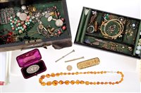 Lot 620 - Victorian jewellery box containing various...