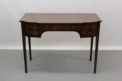 Lot 1288 - Early 19th century mahogany bowfront sideboard / dressing  table, of diminutive size, 115cm wide.