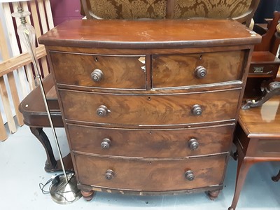 Lot 30 - Victorian mahogany bowfront chest