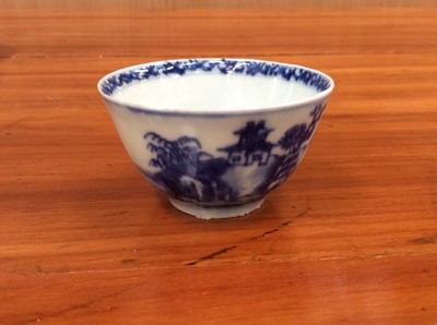 Lot 113 - Chinese Nanking Cargo blue and white porcelain tea bowl and saucer, with certificate