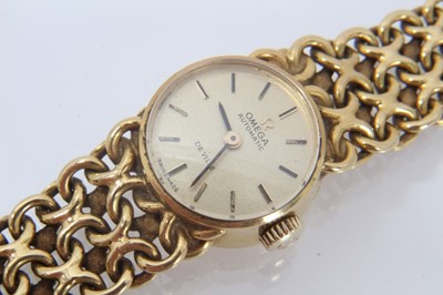 Lot 608 - Ladies Omega 18ct gold wristwatch