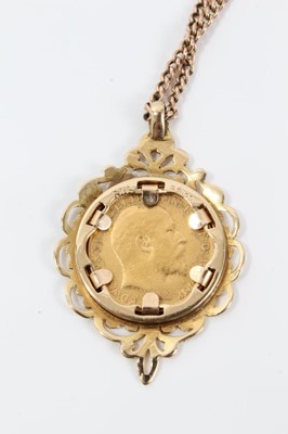 Lot 82 - Edwardian gold half sovereign in 9ct gold pendant mount on chain