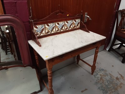 Lot 868 - Edwardian washstand with marble top and tiled back