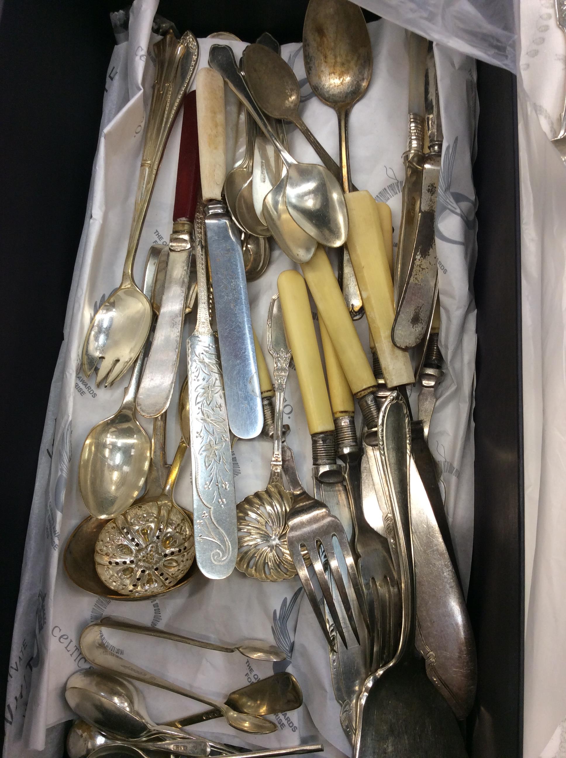 Lot 725 - Mappin & Webb silver plated cutlery and