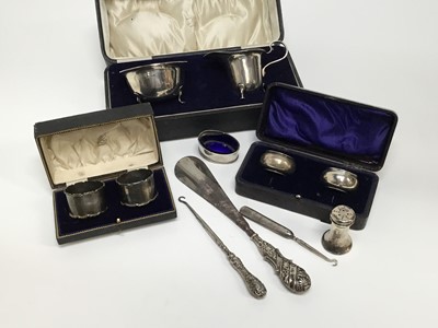 Lot 269 - 1920s silver cream jug and sugar bowl in original fitted case, pair of silver napkin rings and other silver pieces, 8ozs of weighable silver