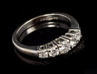 Lot 691 - Diamond five-stone ring with five brilliant...