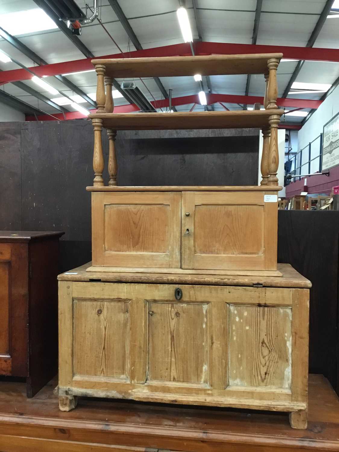 Lot 980 - Old pine blanket box, pint two tier shelf