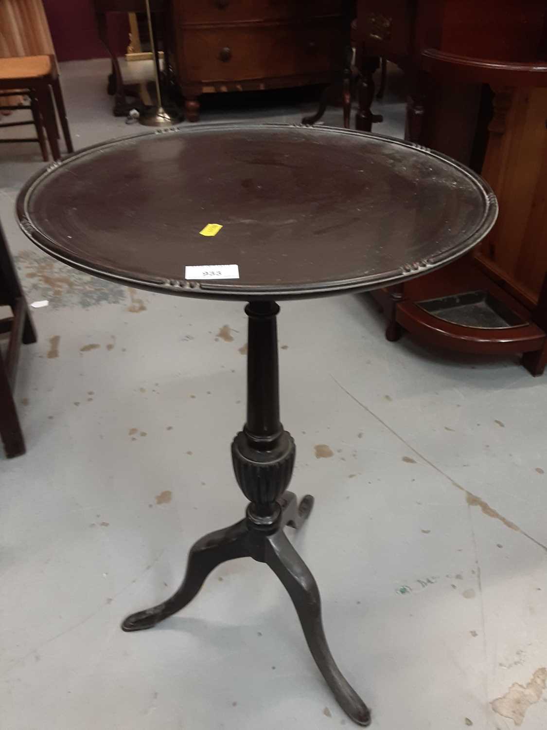 Lot 933 - Antique s tyle wine table with circular top