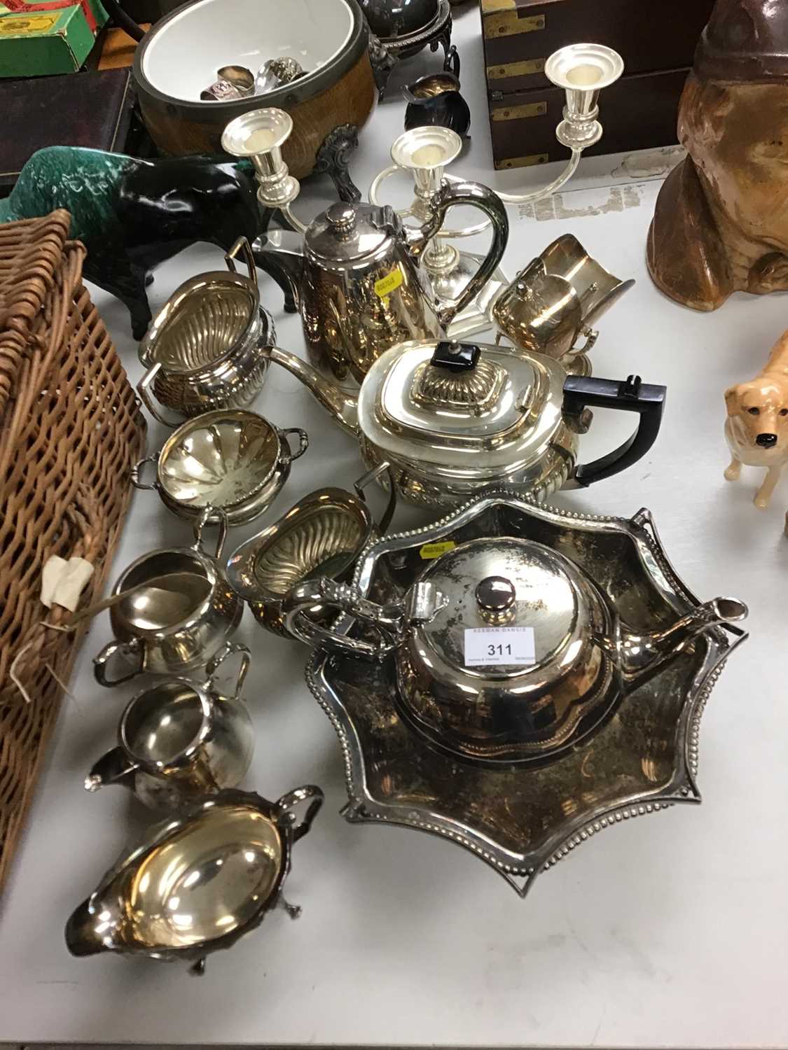 Lot 311 - Lot plated ware