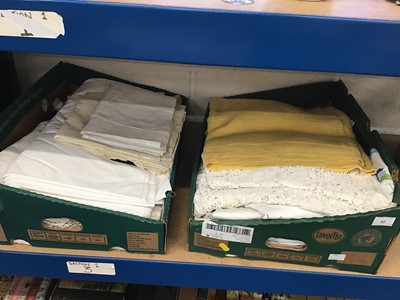 Lot 92 - Two boxes of mixed linen