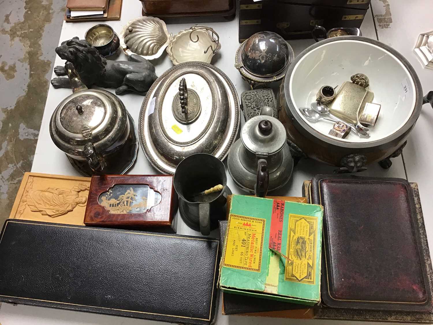 Lot 331 - Silver plate, pewter and boxed cutlery